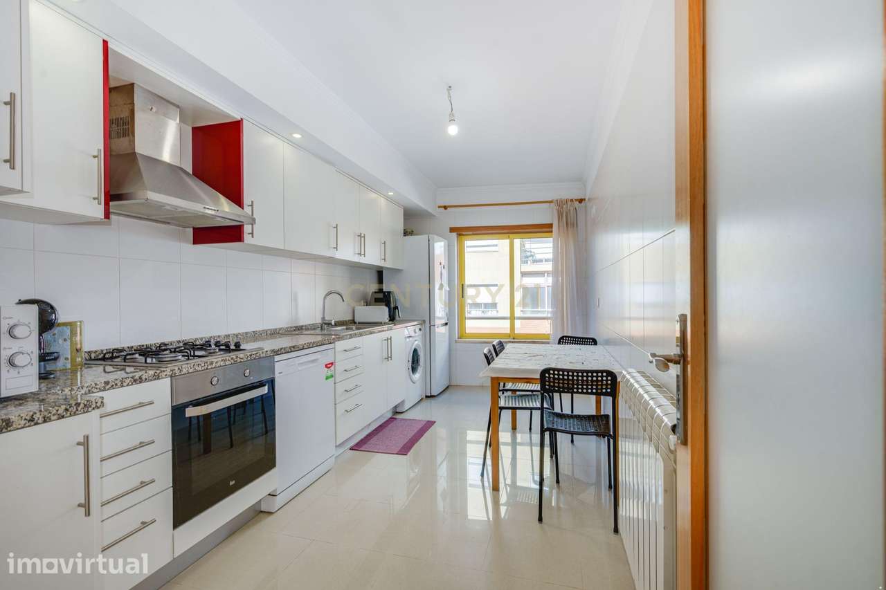 Apartamento T2 com Varanda em Loures - Oportunidade Única! - Grande imagem: 2/23