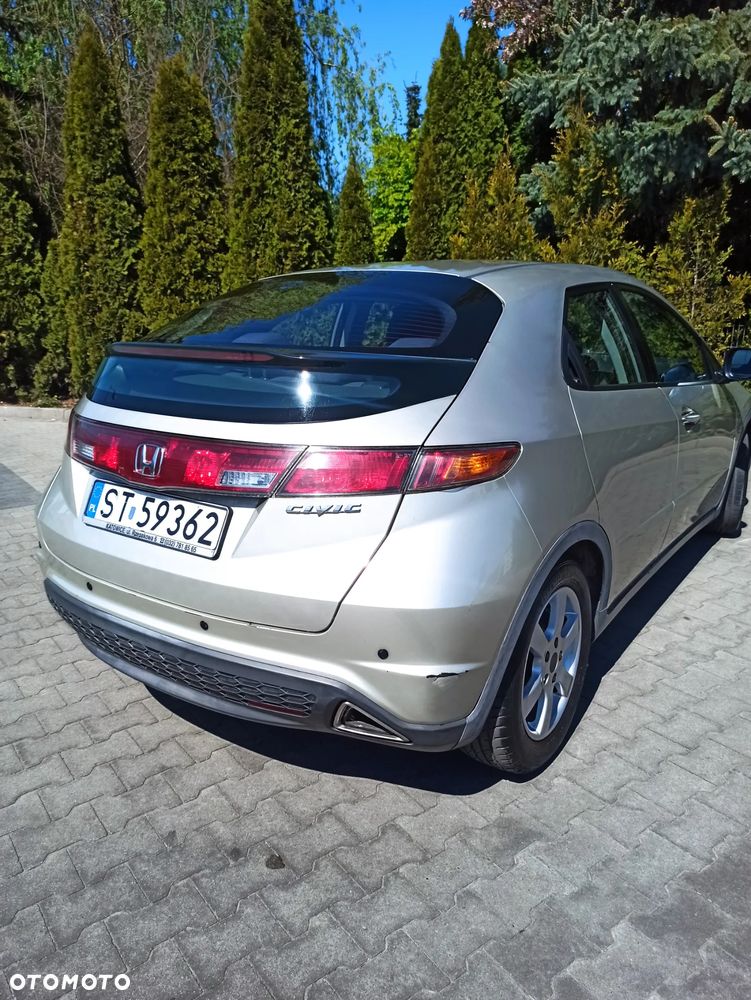 Honda Civic 1.8 Comfort - 11