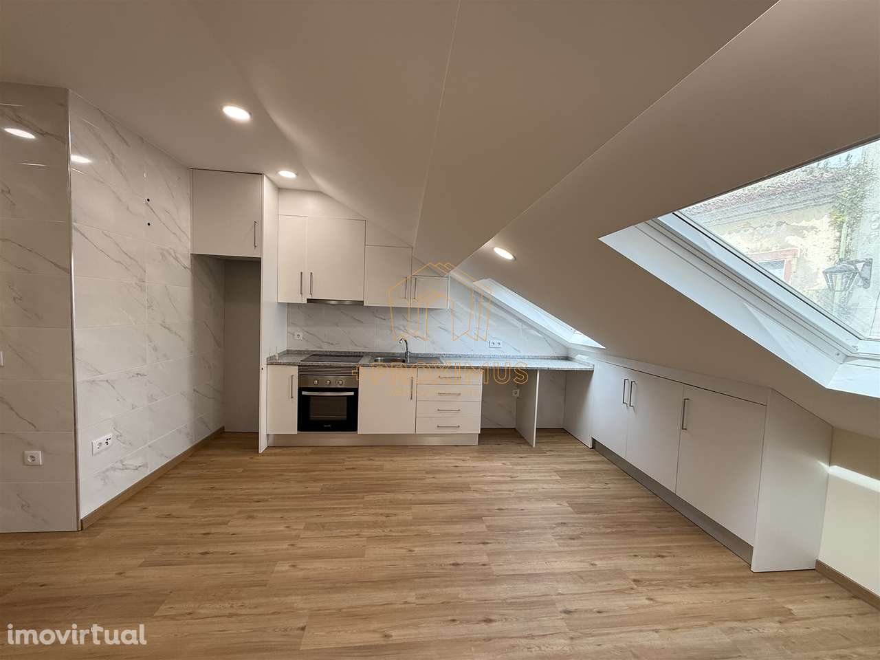 Moradia Geminada no Centro da Figueira da Foz- Dividida em 2 apartamen - Grande imagem: 5/28