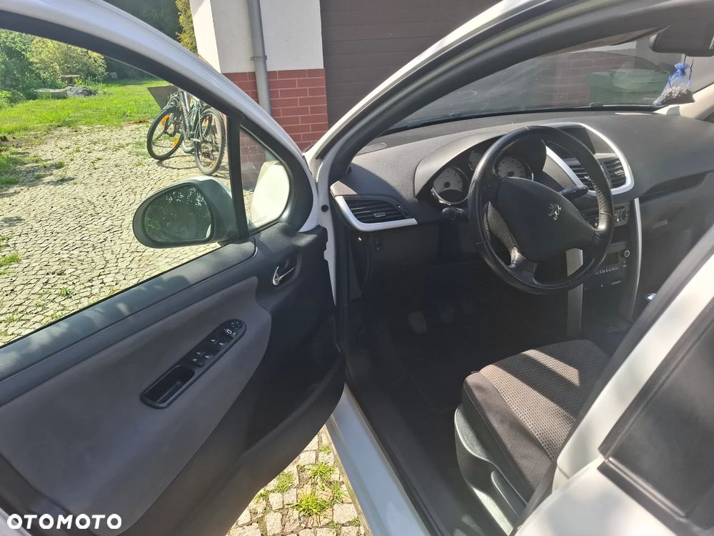 Peugeot 207 1.6 - 14