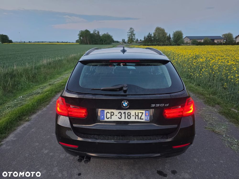 BMW Seria 3 330d Luxury Line - 26