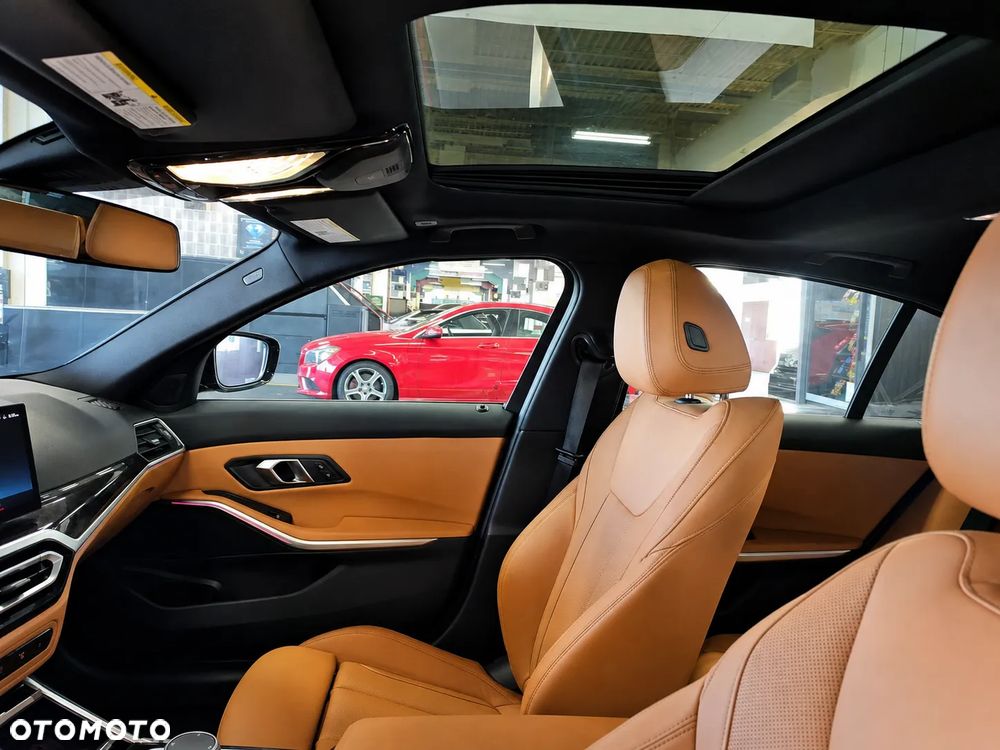 BMW Seria 3 330i xDrive M Sport - 15