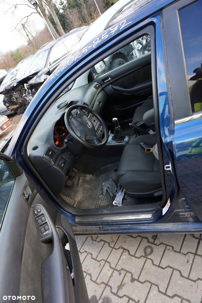 TOYOTA AVENSIS II T25 KOMBI 2005 8P4 2.0 16V 1AZ-FSE 147KM E354 GRANATOWY na części - 11