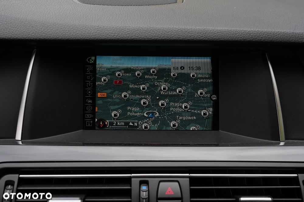 BMW Seria 5 518d - 33