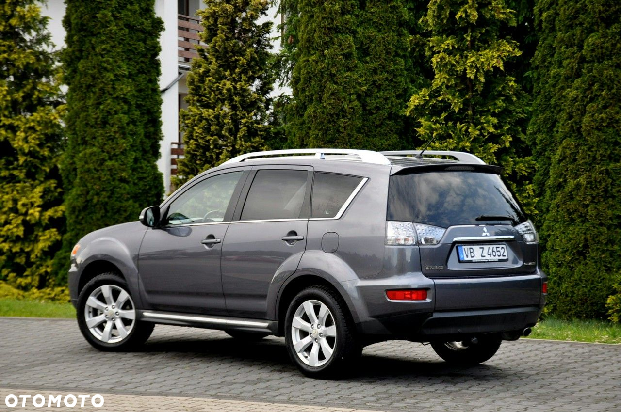 Mitsubishi Outlander - 13