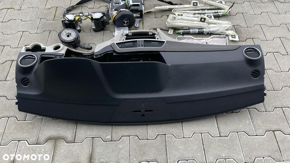 MERCEDES C W204 LIFT DESKA KONSOLA PODUSZKI PASY ANGLIK - 3