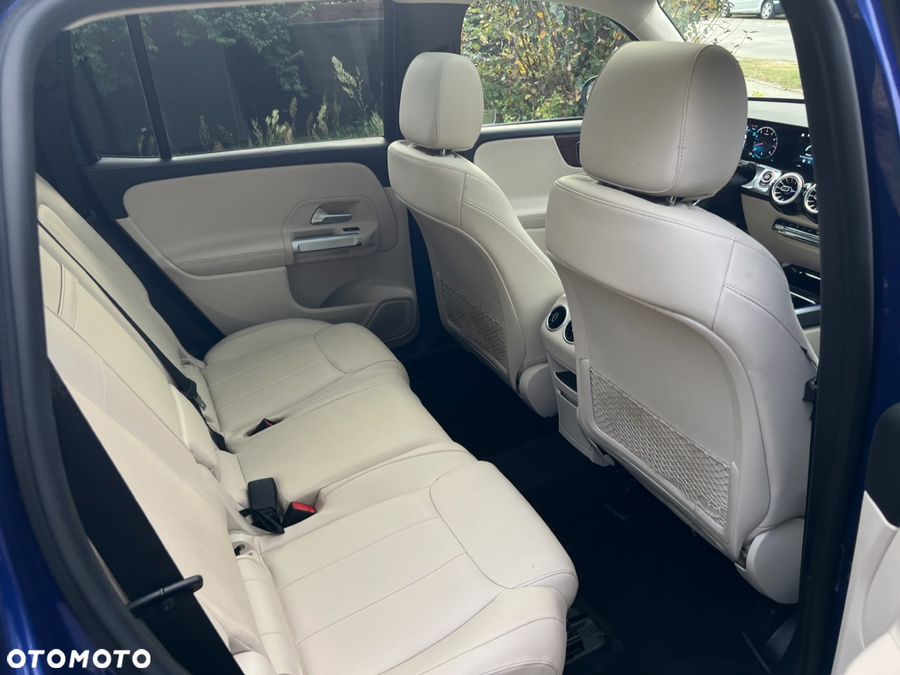 Mercedes-Benz GLB 250 4-Matic 8G-DCT - 30