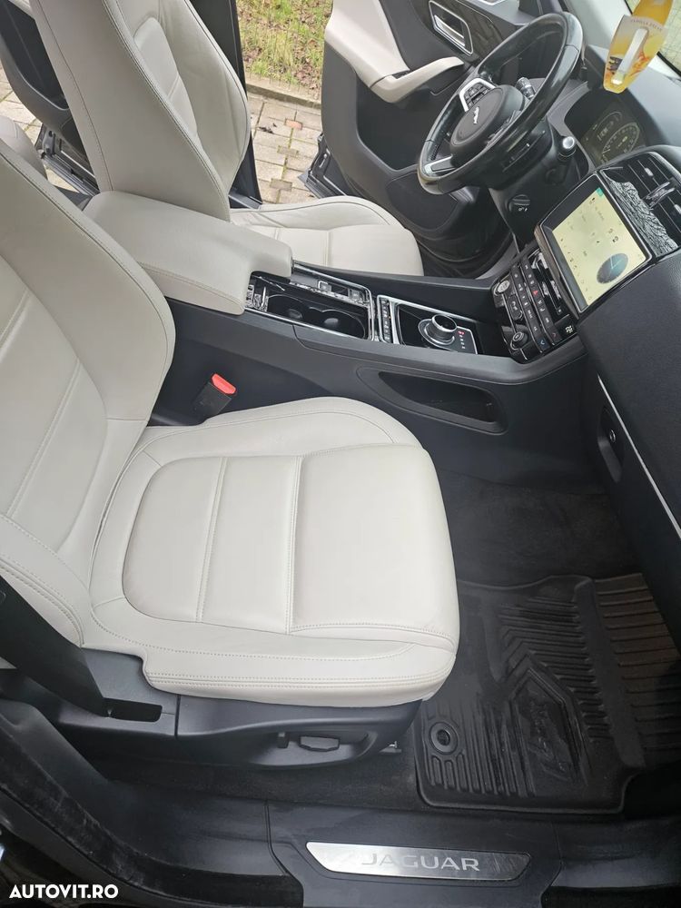 Jaguar F-Pace - 8