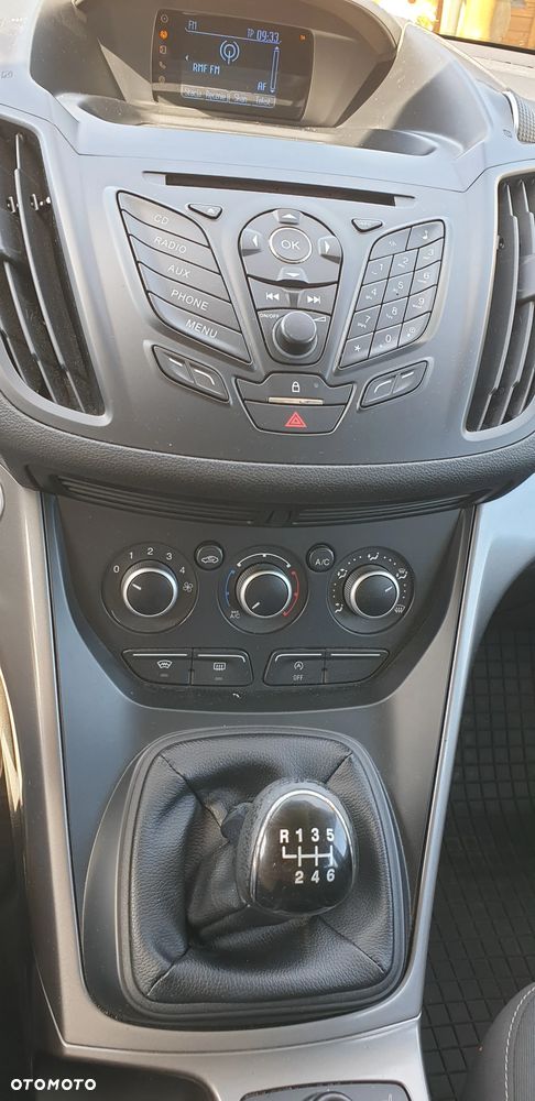 Ford Kuga 1.6 EcoBoost 2x4 SYNC - 9