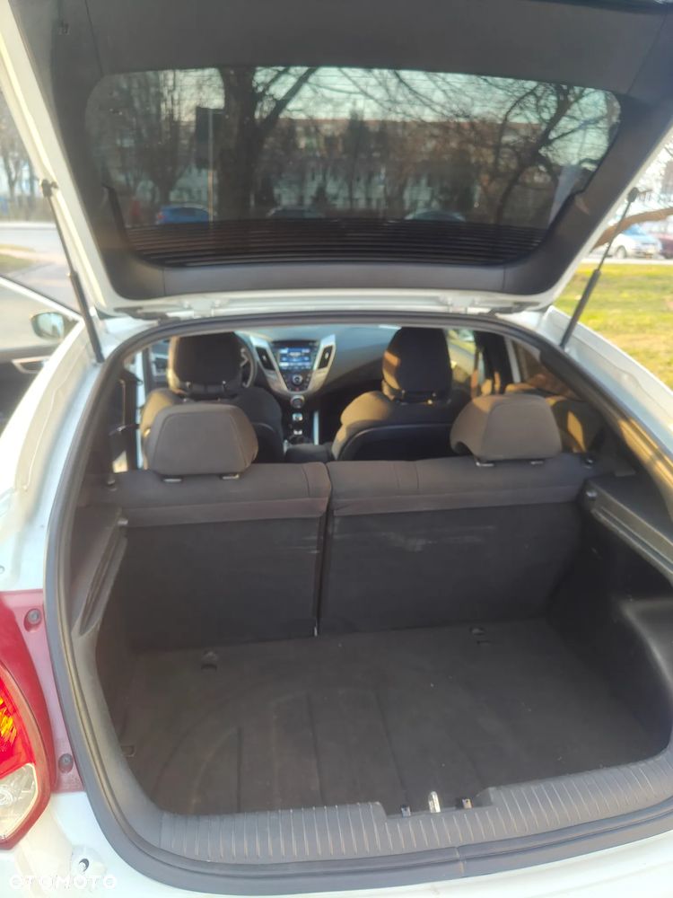 Hyundai Veloster 1.6 Style - 11