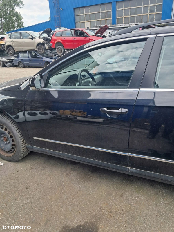 VW PASSAT B6 05-10 Drzwi lewy przód LC9X Bez rdzy