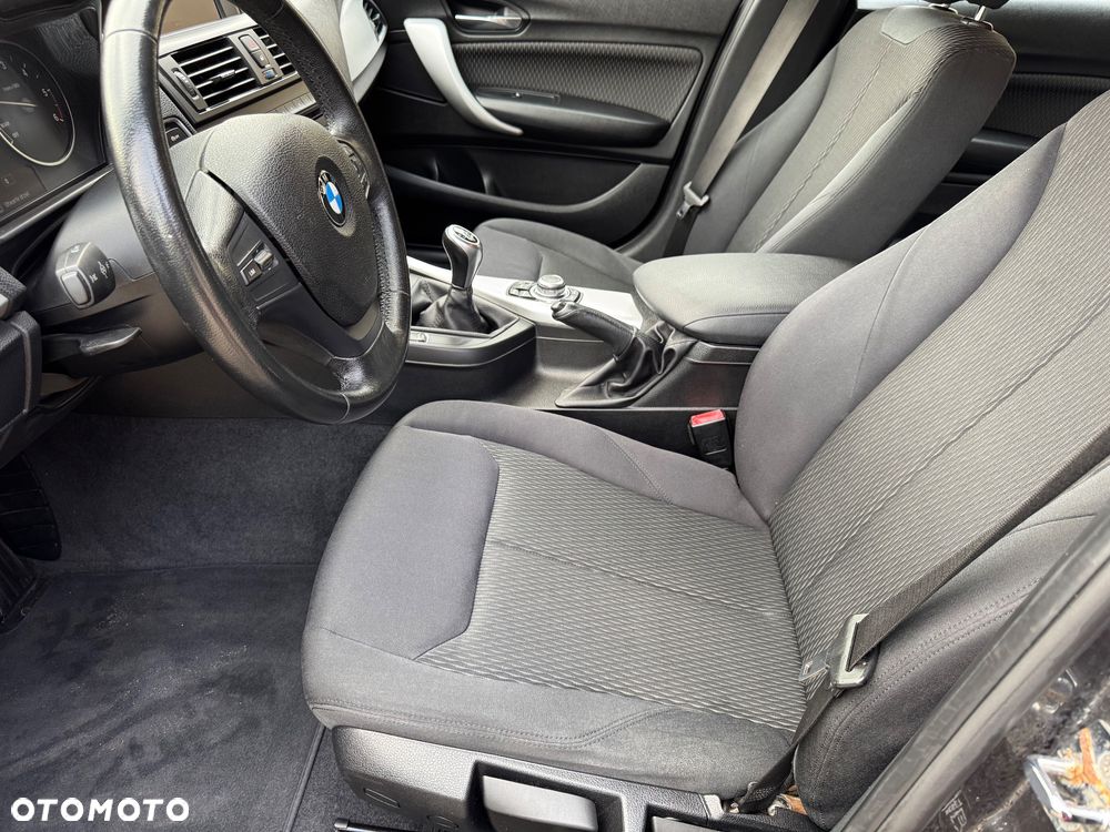 BMW Seria 1 118d Sport Line - 12