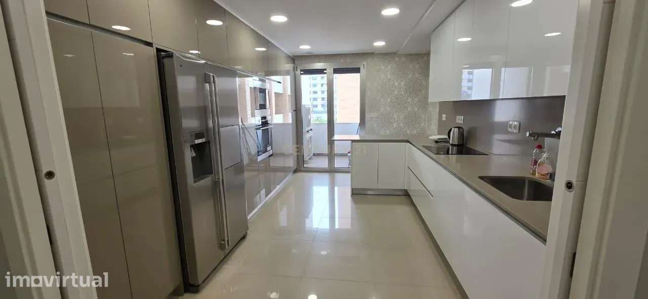 Arrendamento T3 em Loures com 3 casas de banho - Grande imagem: 5/16