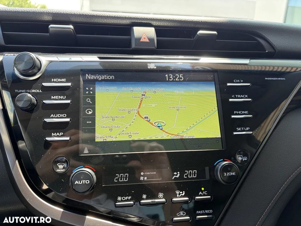 Toyota Camry - 25