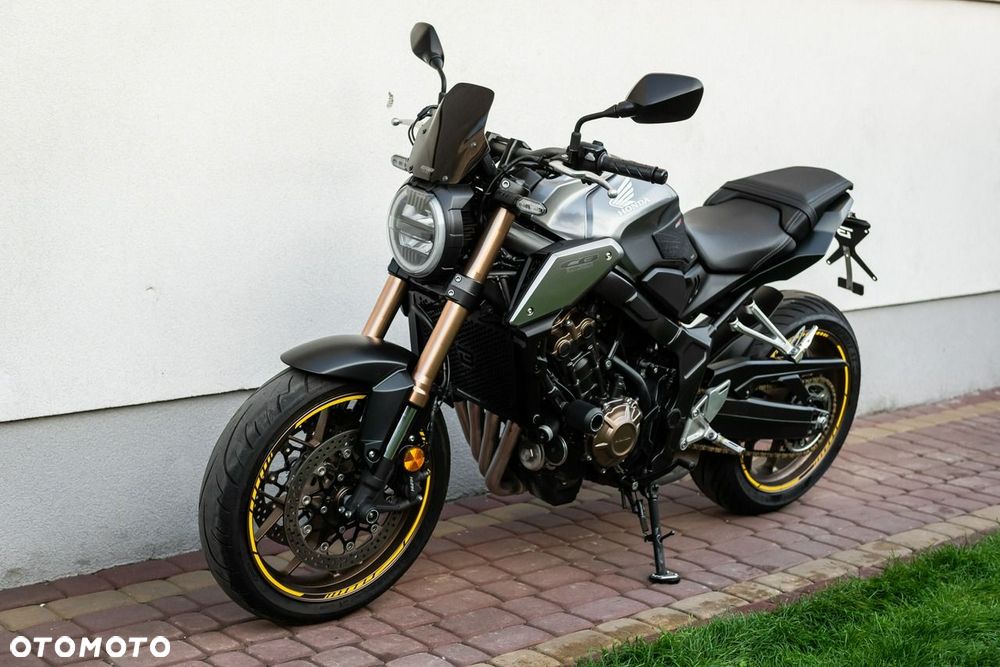Honda CB - 8
