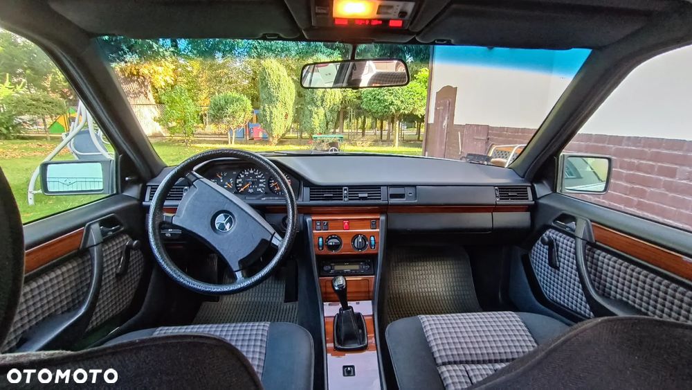 Mercedes-Benz W124 (1984-1993) - 8