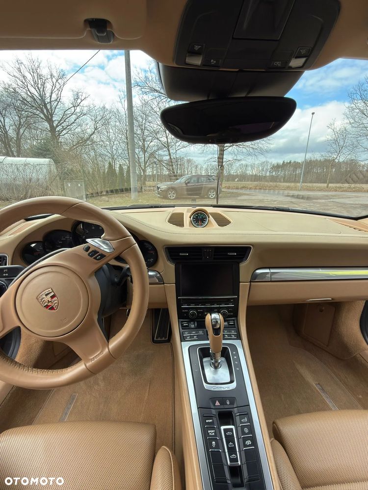 Porsche 911 Carrera 4 PDK - 23