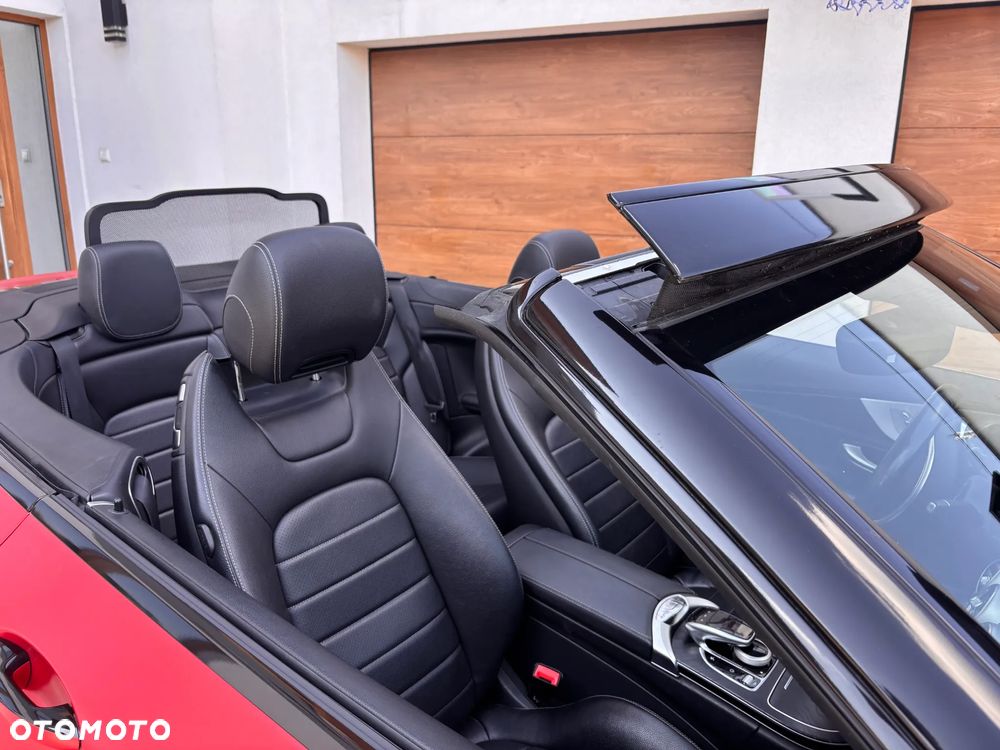 Mercedes-Benz Klasa C 300 9G-TRONIC - 23