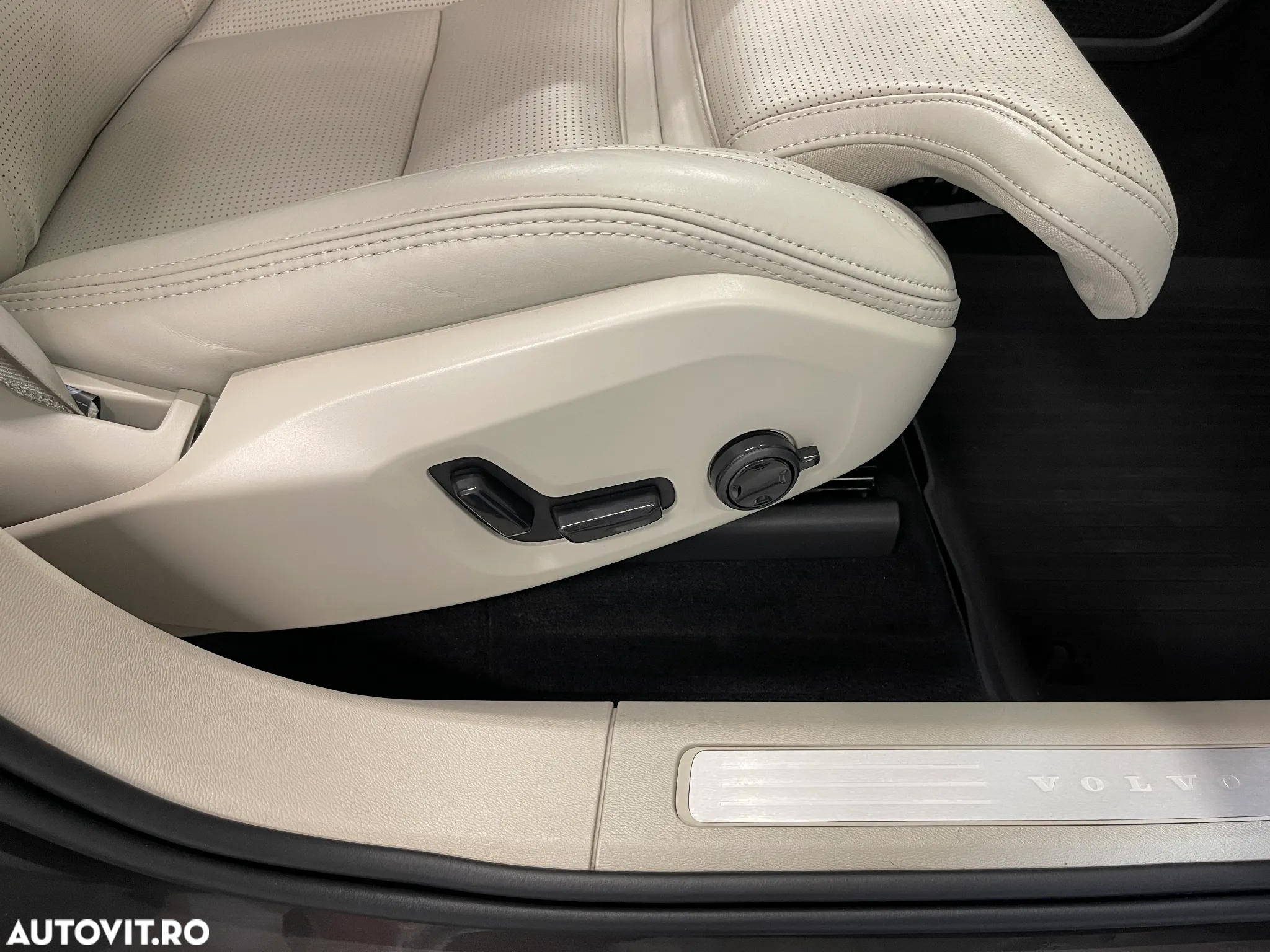 Volvo XC 60 Recharge T8 Twin Engine eAWD Inscription - 26