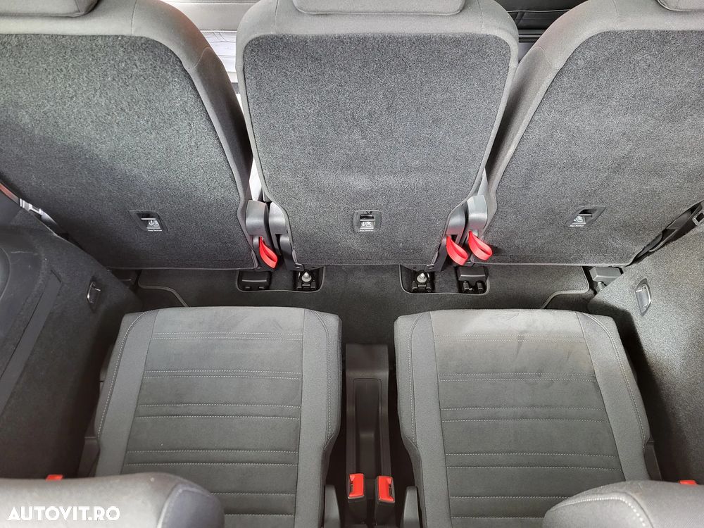Volkswagen Touran 2.0 TDI Highline - 11