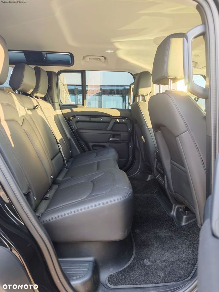 Land Rover Defender - 16