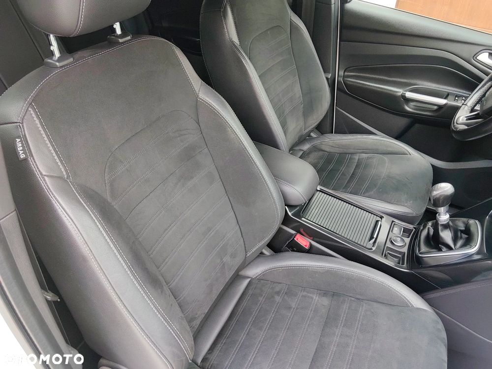 Ford Kuga 2.0 TDCi FWD ST-Line - 25