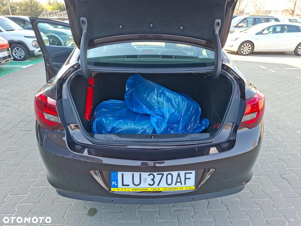 Opel Astra 1.6 Executive - 17