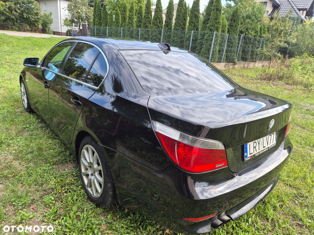 BMW Seria 5 525d - 25