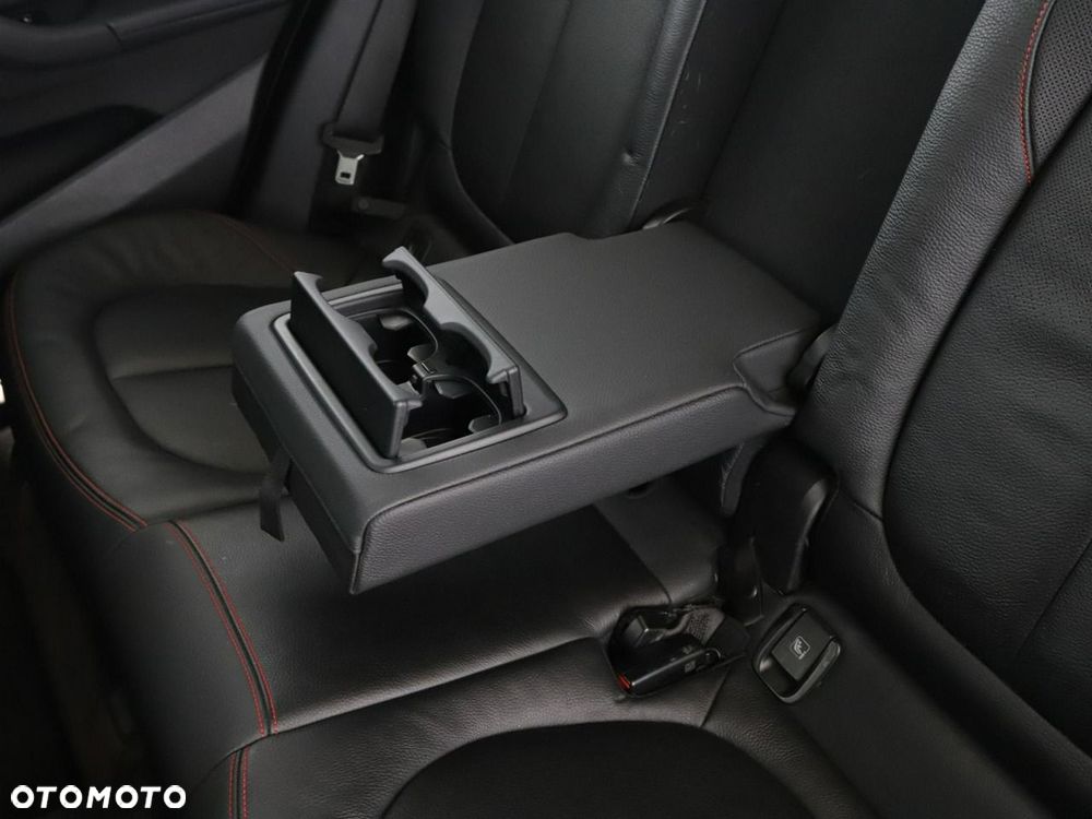 BMW X1 xDrive18d Sport Line - 40
