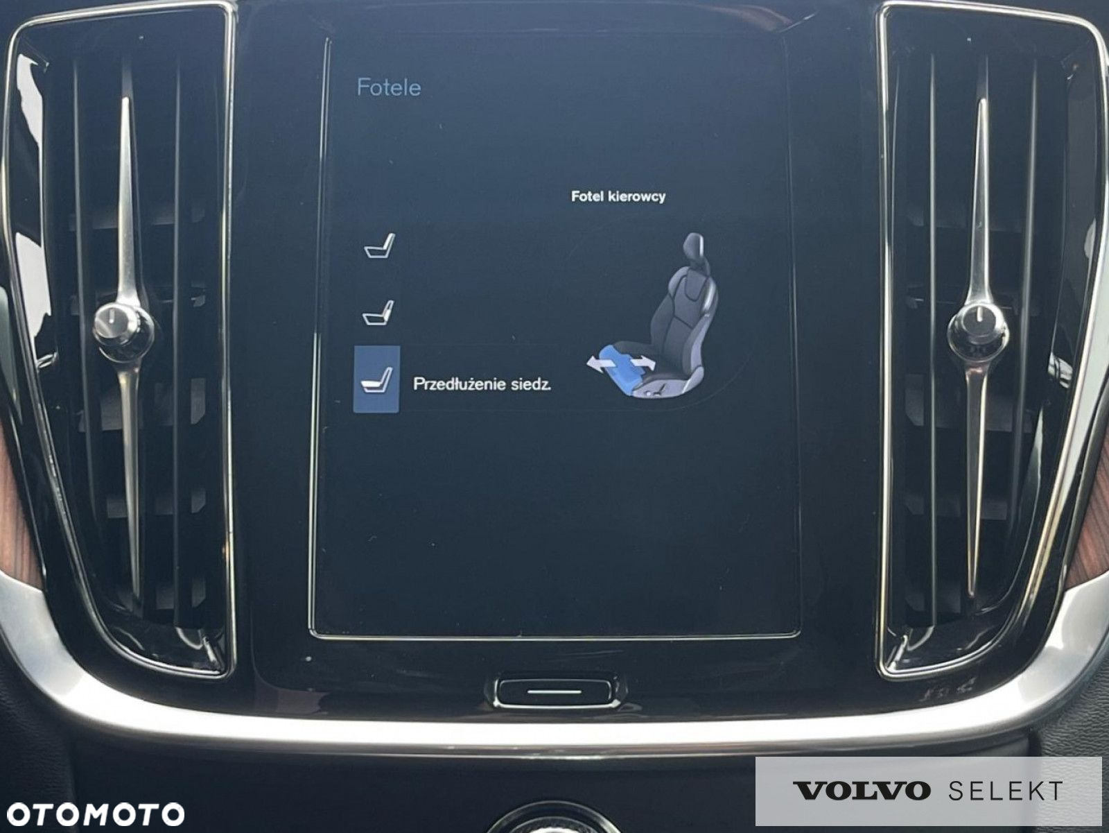 Volvo V60 Cross Country - 25