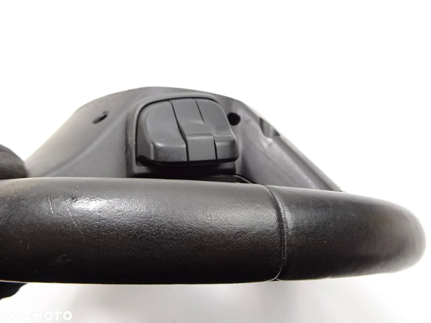 Kierownica SKÓRA MULTI Suzuki Swift MK8 - 14