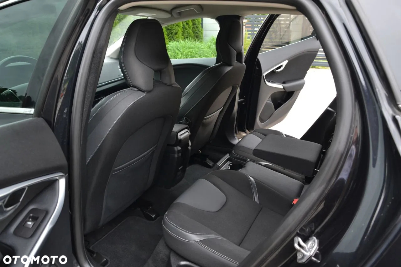 Volvo V40 D4 Drive-E Momentum - 20