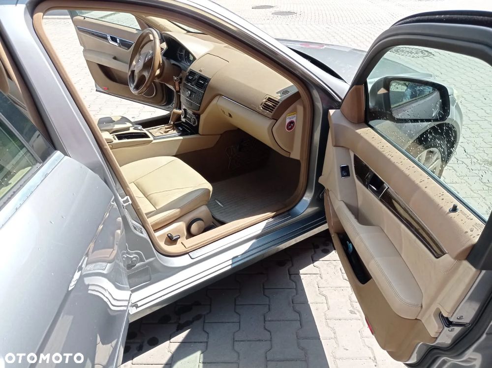 Mercedes-Benz Klasa C 220 CDI DPF Automatik Elegance - 2