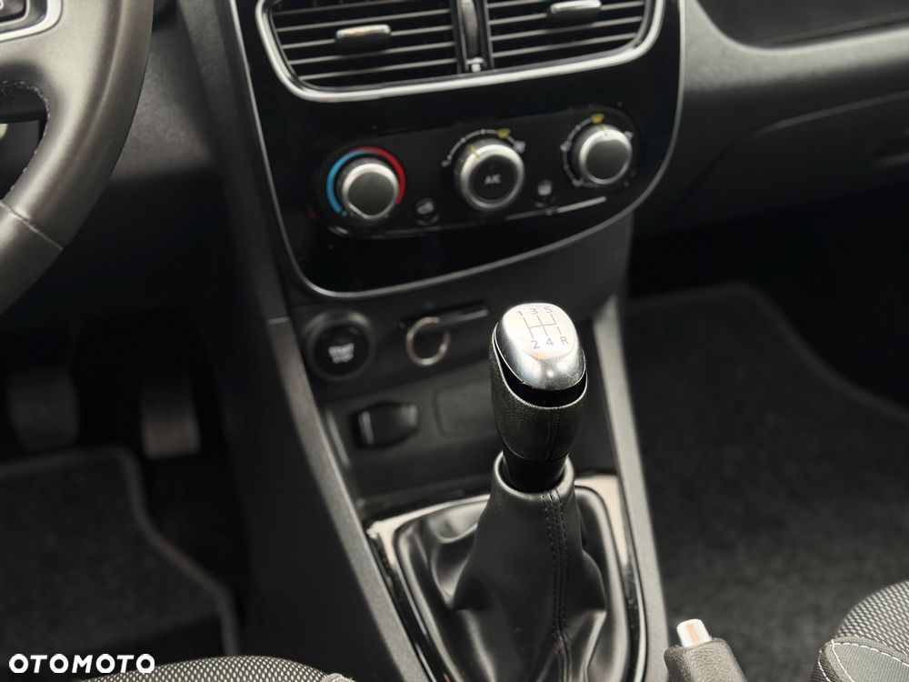 Renault Clio - 14