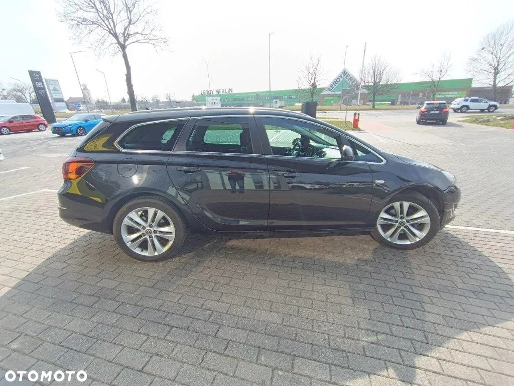 Opel Astra 1.6 D (CDTI) Start/Stop Sports Tourer Dynamic - 4