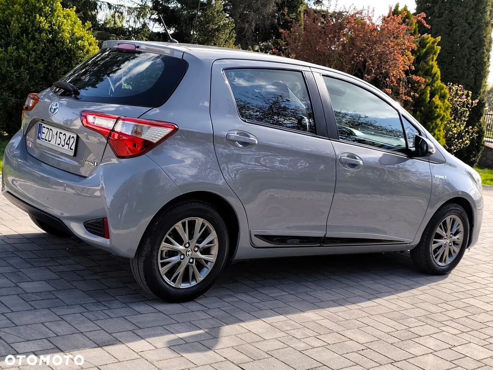 Toyota Yaris Hybrid 100 Premium EU6 - 16