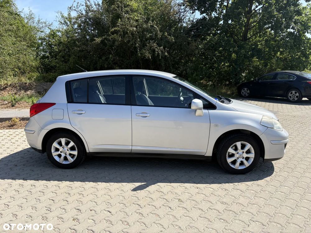 Nissan Tiida 1.6 Acenta - 1