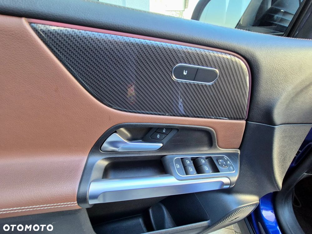 Mercedes-Benz GLB 220 d 4-Matic AMG Line 8G-DCT - 24