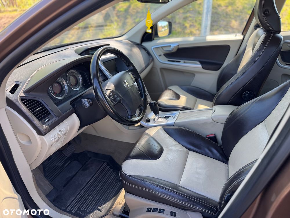 Volvo XC 60 2.4D AWD Summum - 10