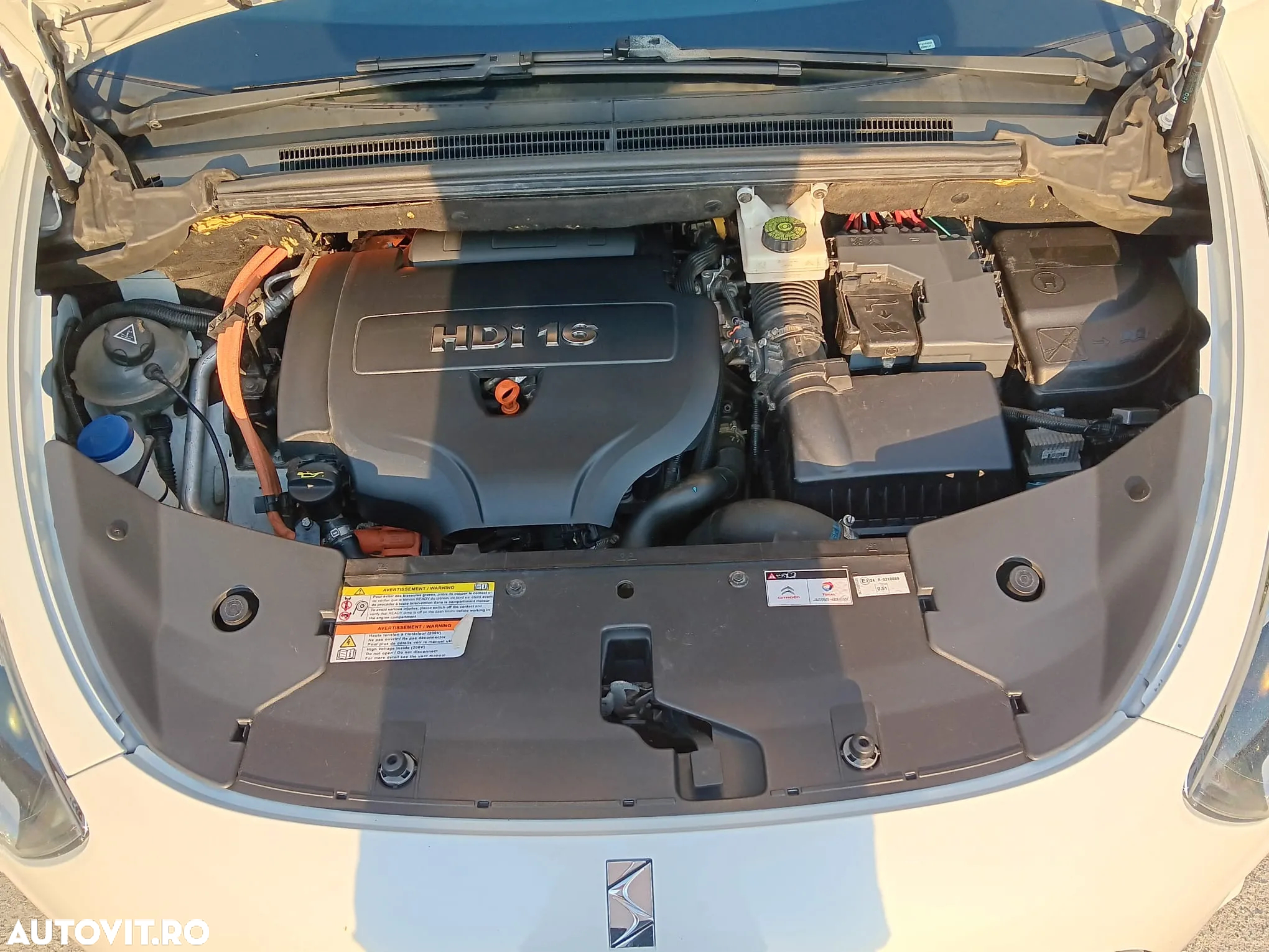 Citroën DS5 Hybrid4 EGS6 SoChic - 12