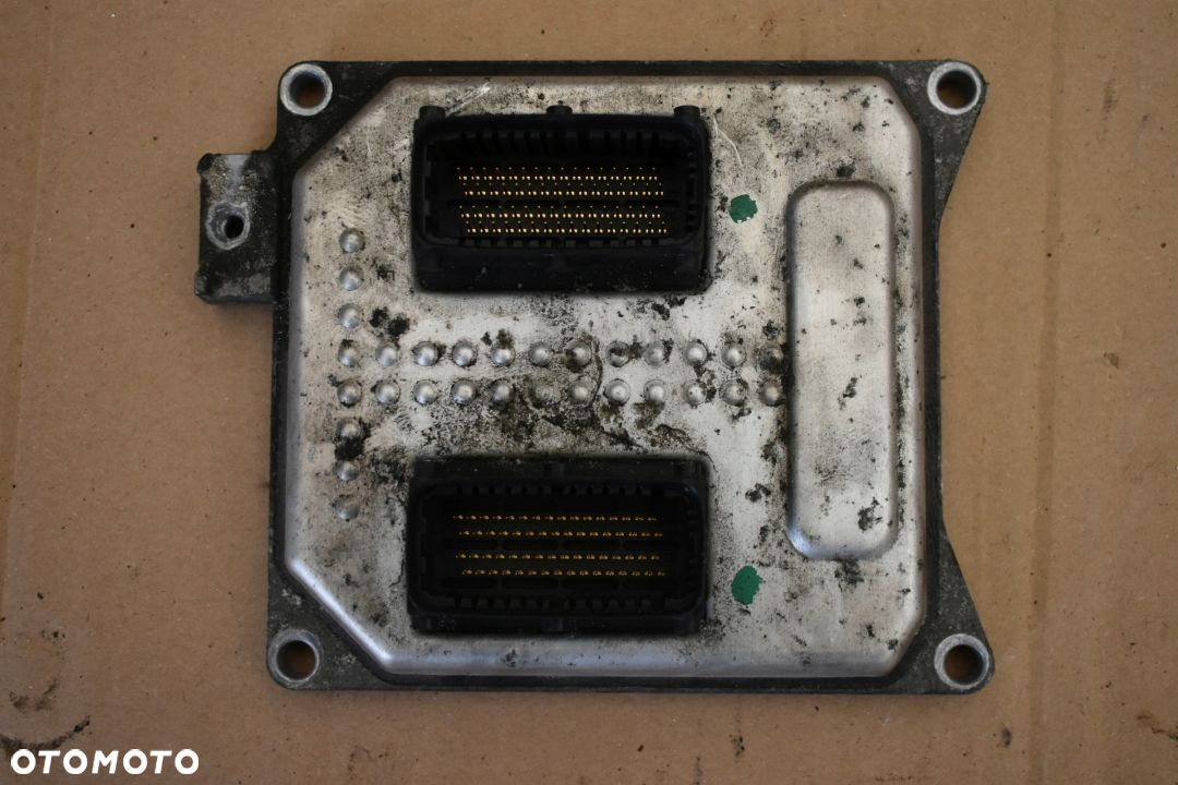 KOMPUTER STEROWNIK ZAFIRA B 1.6 Z16XER 55568735LJ - 2