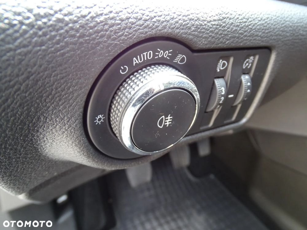 Opel Astra 1.4 Turbo Style - 26