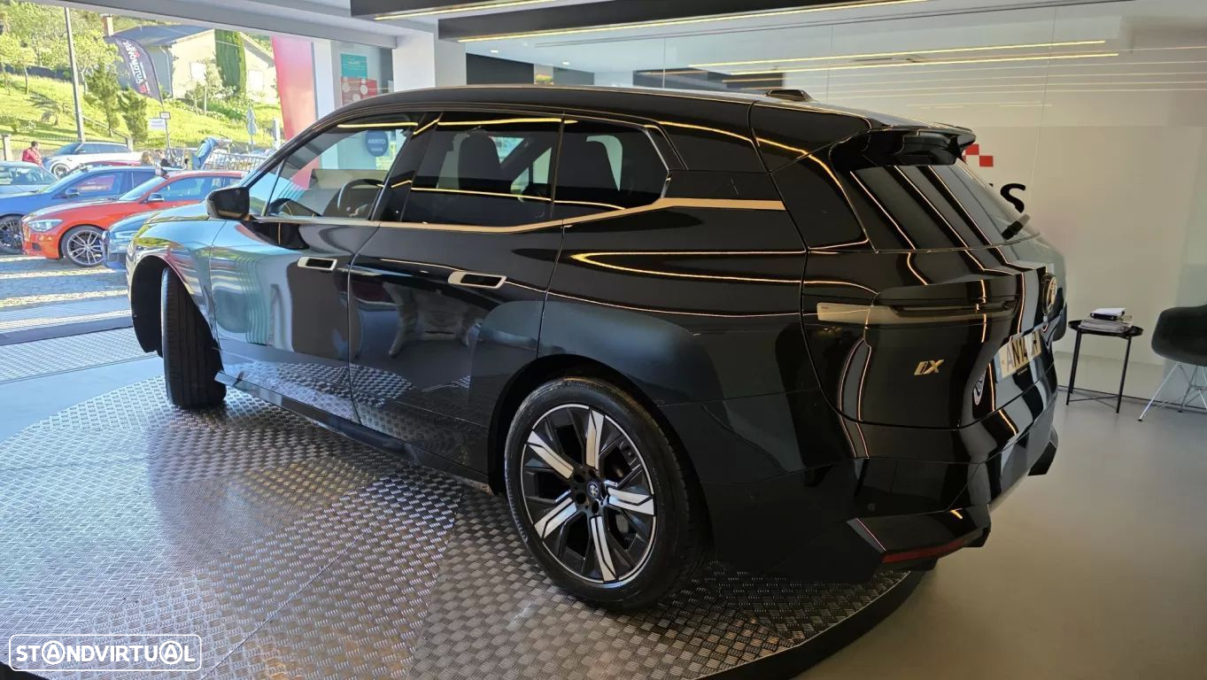 BMW iX xDrive 40 Pack Desportivo - 18