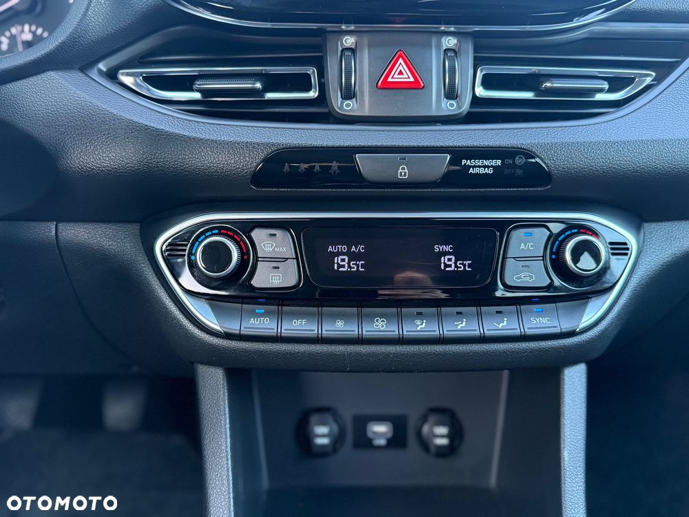 Hyundai i30 1.5 DPI Smart - 24