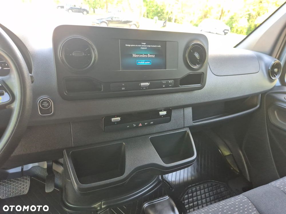 Mercedes-Benz Sprinter - 30
