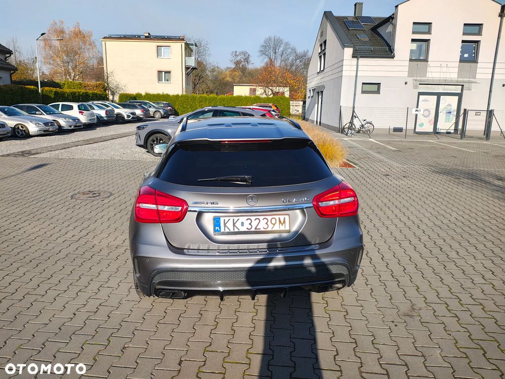 Mercedes-Benz GLA - 5