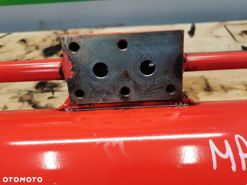 Manitou MT 1740 {Cylinder hydrauliczny masztu} - 6