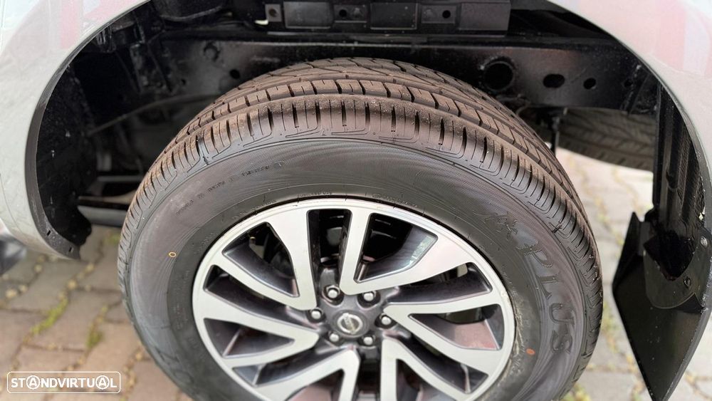 Nissan Navara 2.3 dCi CD 4WD Tekna - 10