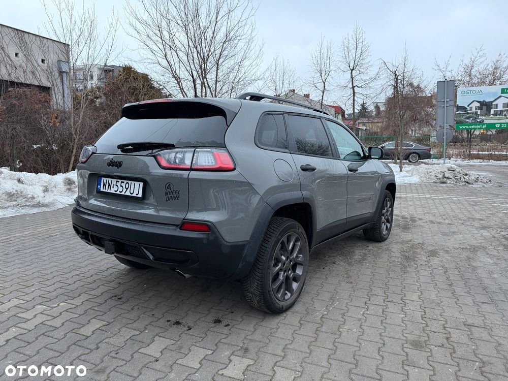 Jeep Cherokee - 5