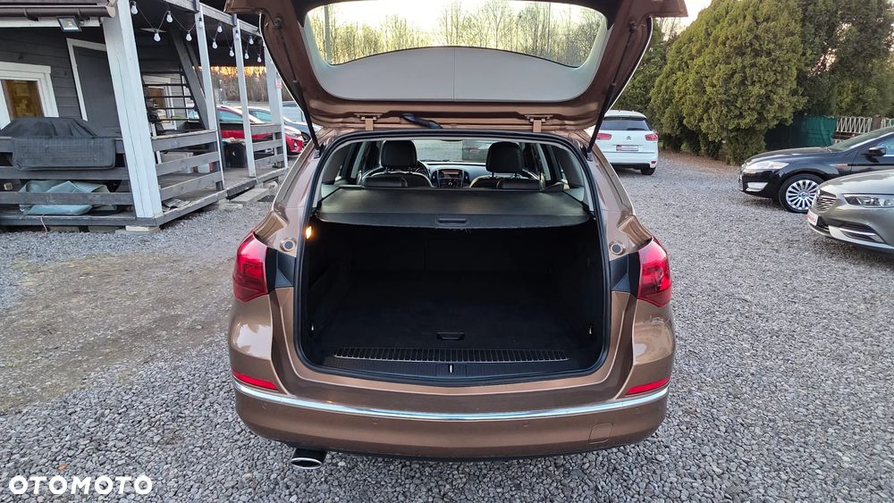 Opel Astra 1.4 T Cosmo - 11